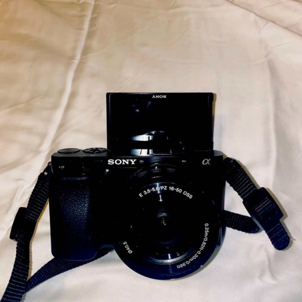 Sony - Alpha 6100 Mirrorless 4K Video Camera with E PZ 16-50mm Lens - Black